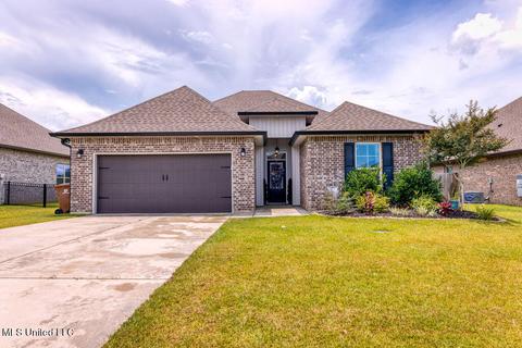 16849 Desmare St, Gulfport, MS 39503