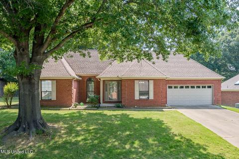 5372 Pear Dr, Southaven, MS 38671