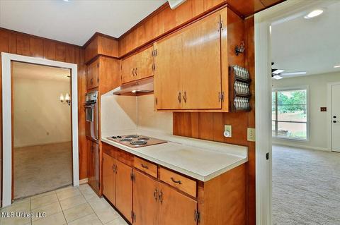1449 Springdale Dr, Jackson, MS 39211 photo 12