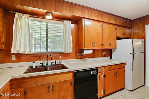 1449 Springdale Dr, Jackson, MS 39211 photo 9