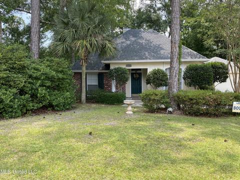 7360 Ahi Dr, Diamondhead, MS 39525