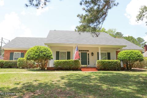 310 Oak Hollow Dr, Madison, MS 39110
