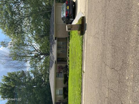 6833 Harry S Truman Dr, Jackson, MS 39213