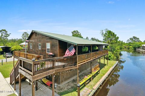 4031 1st Ave, Bay Saint Louis, MS 39520