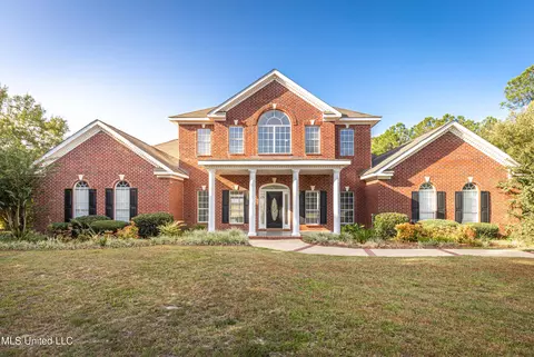 8109 Clamshell Ave, Ocean Springs, MS 39564
