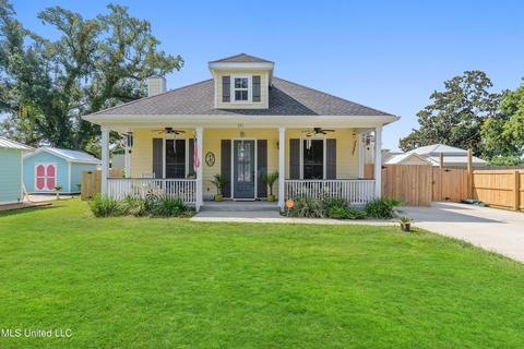 321 Fourth St, Long Beach, MS 39560