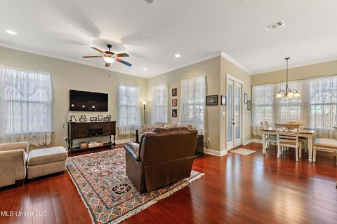 321 Fourth St, Long Beach, MS 39560 photo 3