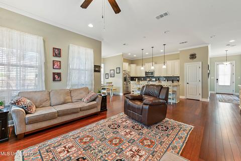 321 Fourth St, Long Beach, MS 39560 photo 4