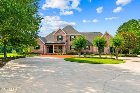1220 Davis Rd, Terry, MS 39170