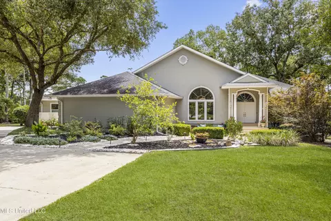 5626 Ahuawa Pl, Diamondhead, MS 39525