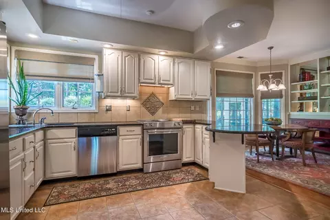 8065 Stateline Rd, Olive Branch, MS 38654 photo 15