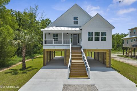 221 Hiern Ave, Pass Christian, MS 39571