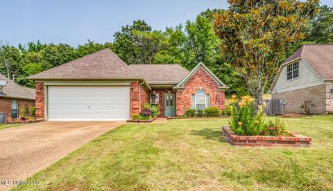 5732 Lancaster Dr, Olive Branch, MS 38654