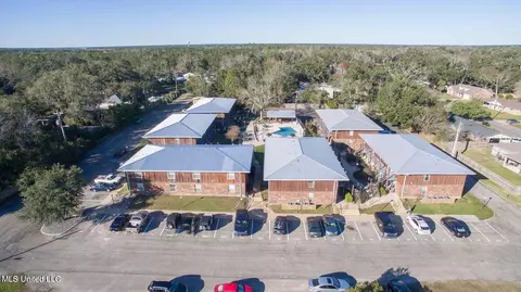 1550 E Second St #Q100, Pass Christian, MS 39571