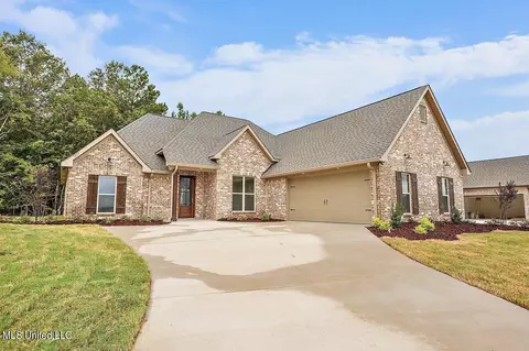 1233 Old Court Xing, Flowood, MS 39232