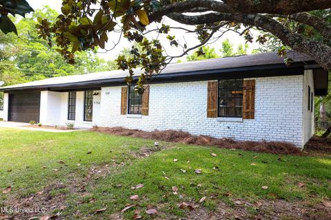 1756 Smallwood St, Jackson, MS 39212