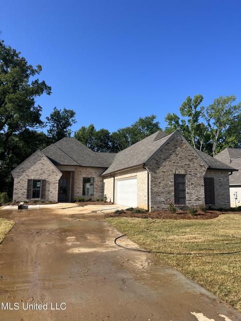 172 Sweetbriar Cir, Canton, MS 39046