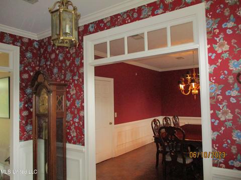 127 N Meadows Pl, Jackson, MS 39211 photo 4