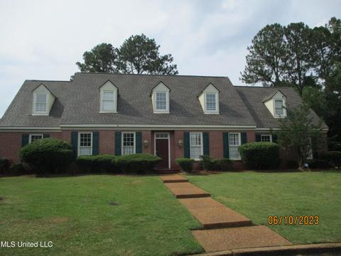 127 N Meadows Pl, Jackson, MS 39211