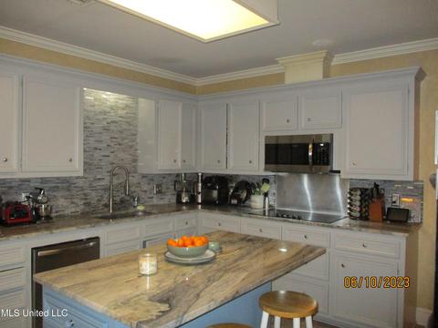 127 N Meadows Pl, Jackson, MS 39211 photo 14