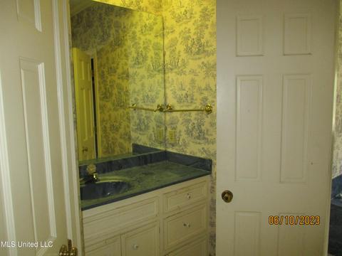 127 N Meadows Pl, Jackson, MS 39211 photo 29