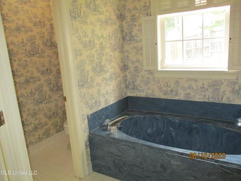 127 N Meadows Pl, Jackson, MS 39211 photo 32