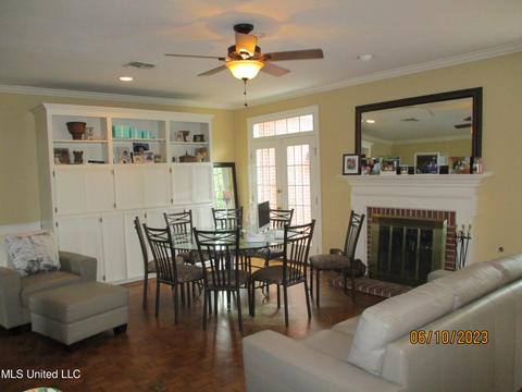 127 N Meadows Pl, Jackson, MS 39211 photo 8
