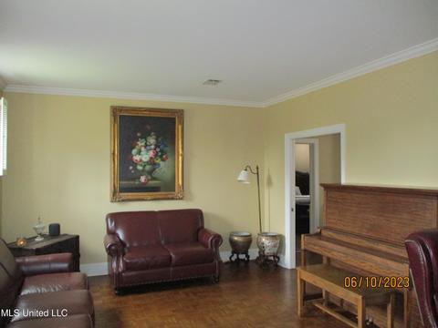 127 N Meadows Pl, Jackson, MS 39211 photo 6