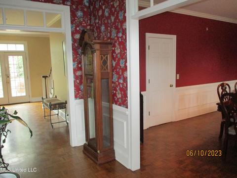 127 N Meadows Pl, Jackson, MS 39211 photo 7