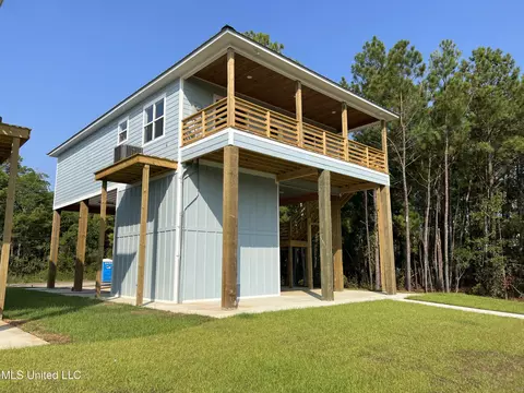 5024 Oklahoma St, Bay Saint Louis, MS 39520