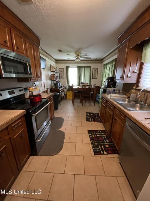 168 Hazelcrest Dr, Jackson, MS 39212 photo 2