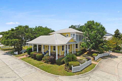 15 Chapel Hill Rd, Bay Saint Louis, MS 39520