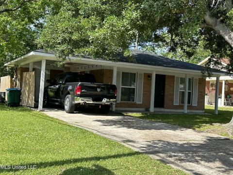 4803 Tupelo Ave, Pascagoula, MS 39581
