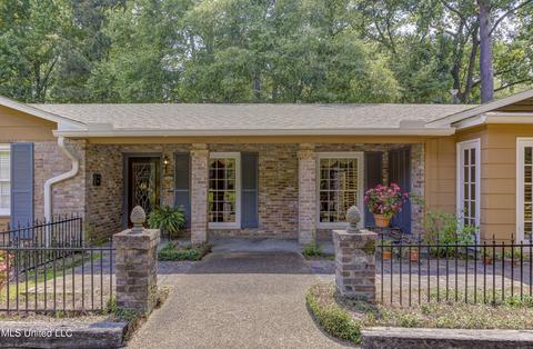 5445 Melwood Dr, Jackson, MS 39211