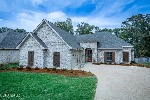 427 Julee Cir, Brandon, MS 39042