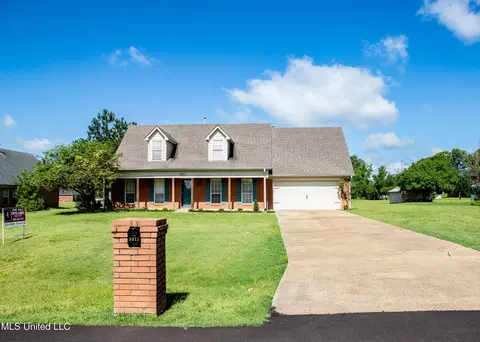 9071 Oaklawn Dr, Southaven, MS 38671