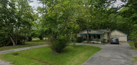 711 Monie Vista Dr, Biloxi, MS 39532