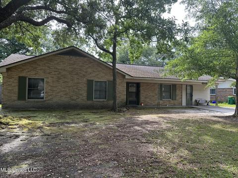 6348 Chaucer Dr, Ocean Springs, MS 39564