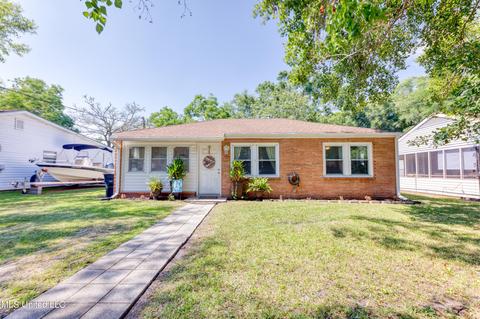 2311 Seneca Ave, Pascagoula, MS 39567