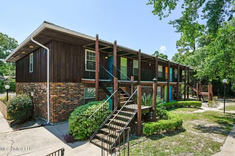1550 E Second St #94, Pass Christian, MS 39571