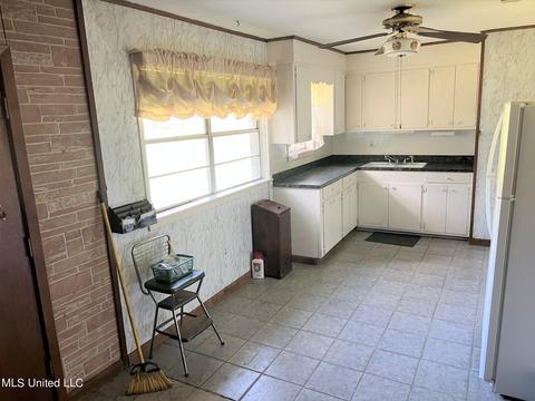 204 Industrial Cir, Union, MS 39365 photo 9