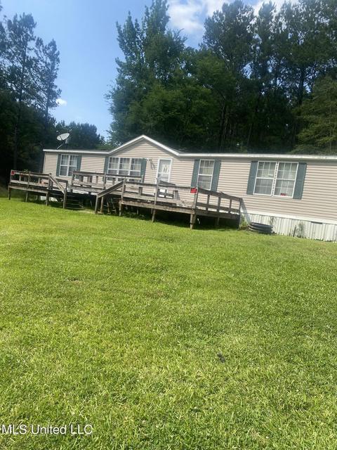 1006 Little Rock Rd, Crystal Springs, MS 39059