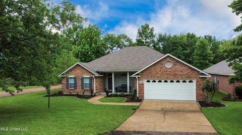 210 S Twin Lks, Clinton, MS 39056