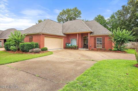 1909 E Ridge Cir, Madison, MS 39110