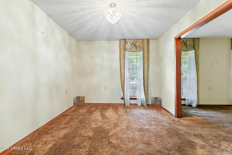 7512 Ogborn Dr, Moss Point, MS 39562 photo 11