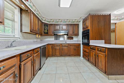7512 Ogborn Dr, Moss Point, MS 39562 photo 9