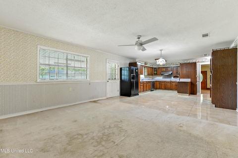 7512 Ogborn Dr, Moss Point, MS 39562 photo 3