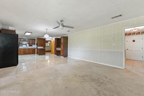 7512 Ogborn Dr, Moss Point, MS 39562 photo 4