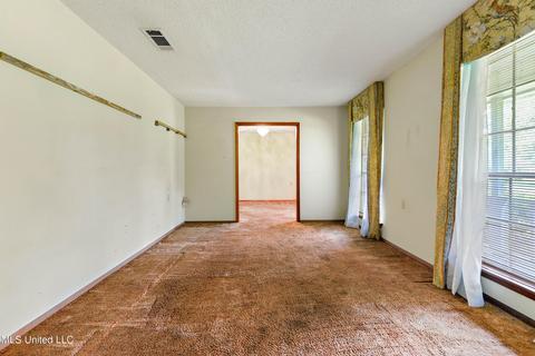 7512 Ogborn Dr, Moss Point, MS 39562 photo 13