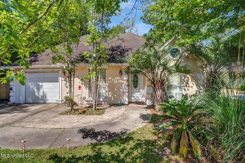 7337 Analii St, Diamondhead, MS 39525